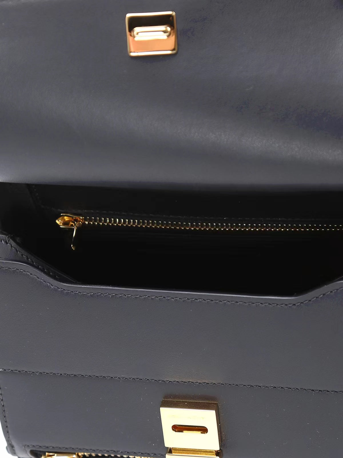 GIVENCHY BB05256701 001 image 4