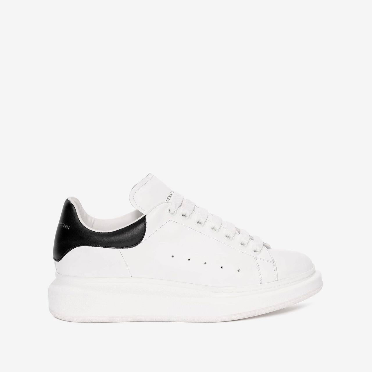 Men's Oversized Sneaker in White/black image 0