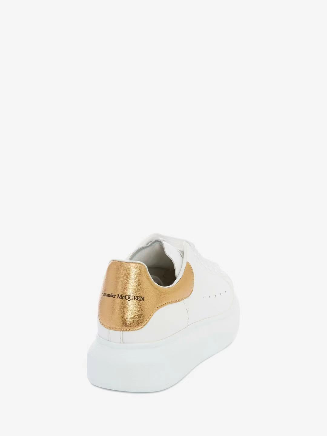 Women's Oversized Sneaker in White/gold image 1