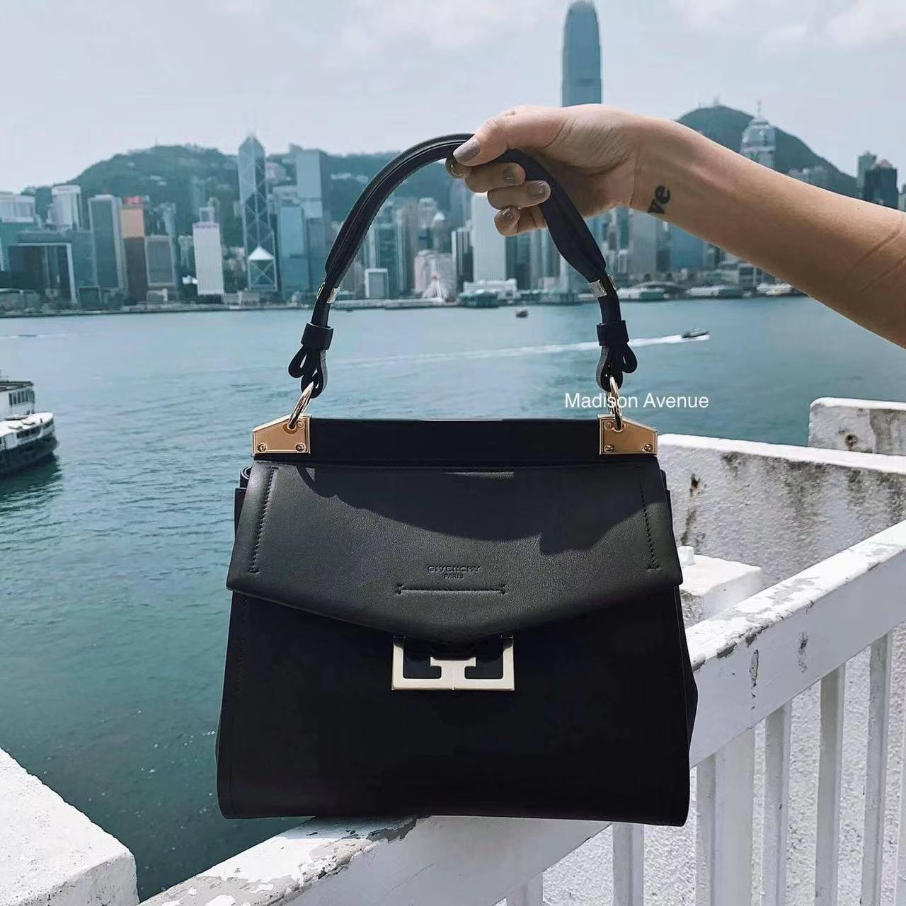 GIVENCHY BB50A3BOLG 001 image 6