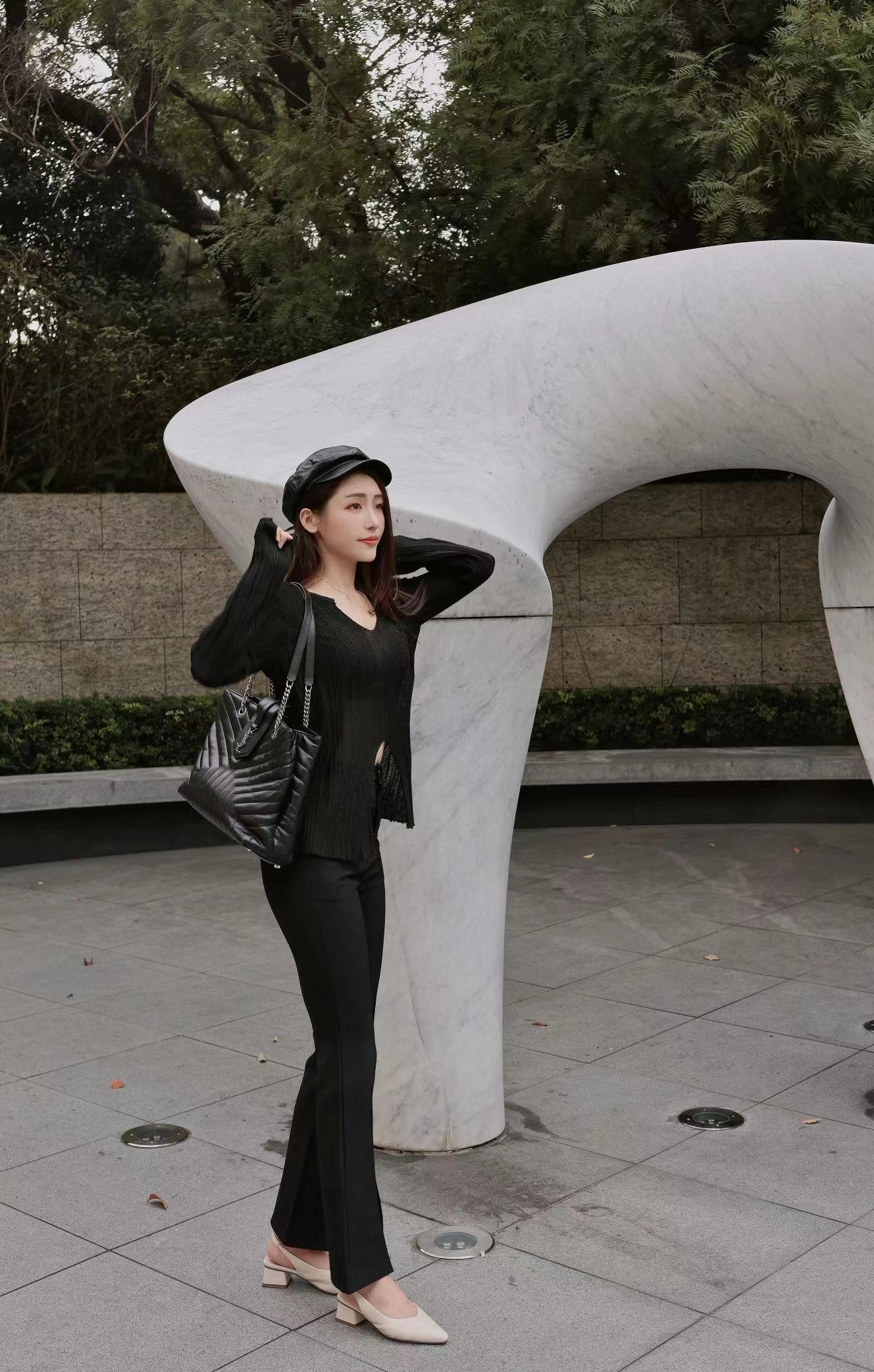 YT2023110159PANT image 1