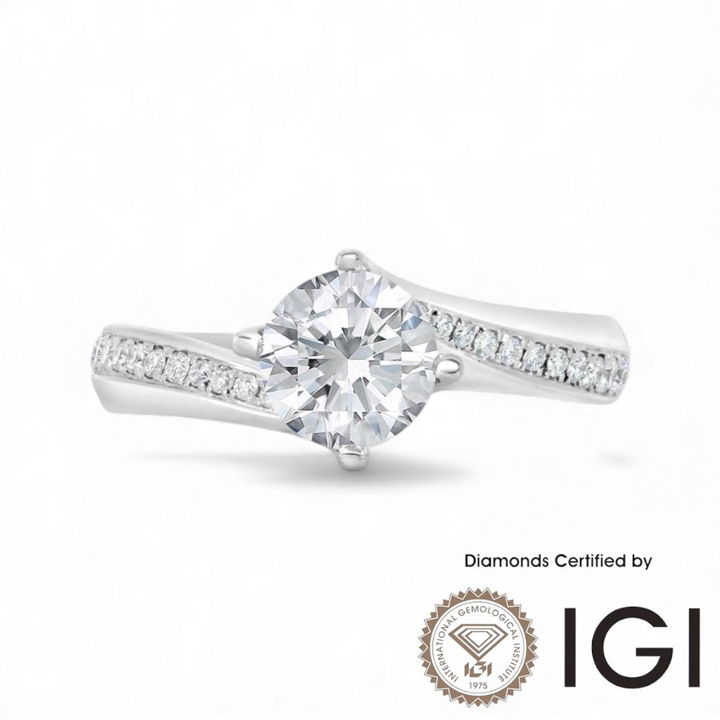 MadisonDia Signature Sidestone Lab Grown Diamond Ring 9K D VVS1 VVS2 3EX IGI Certified