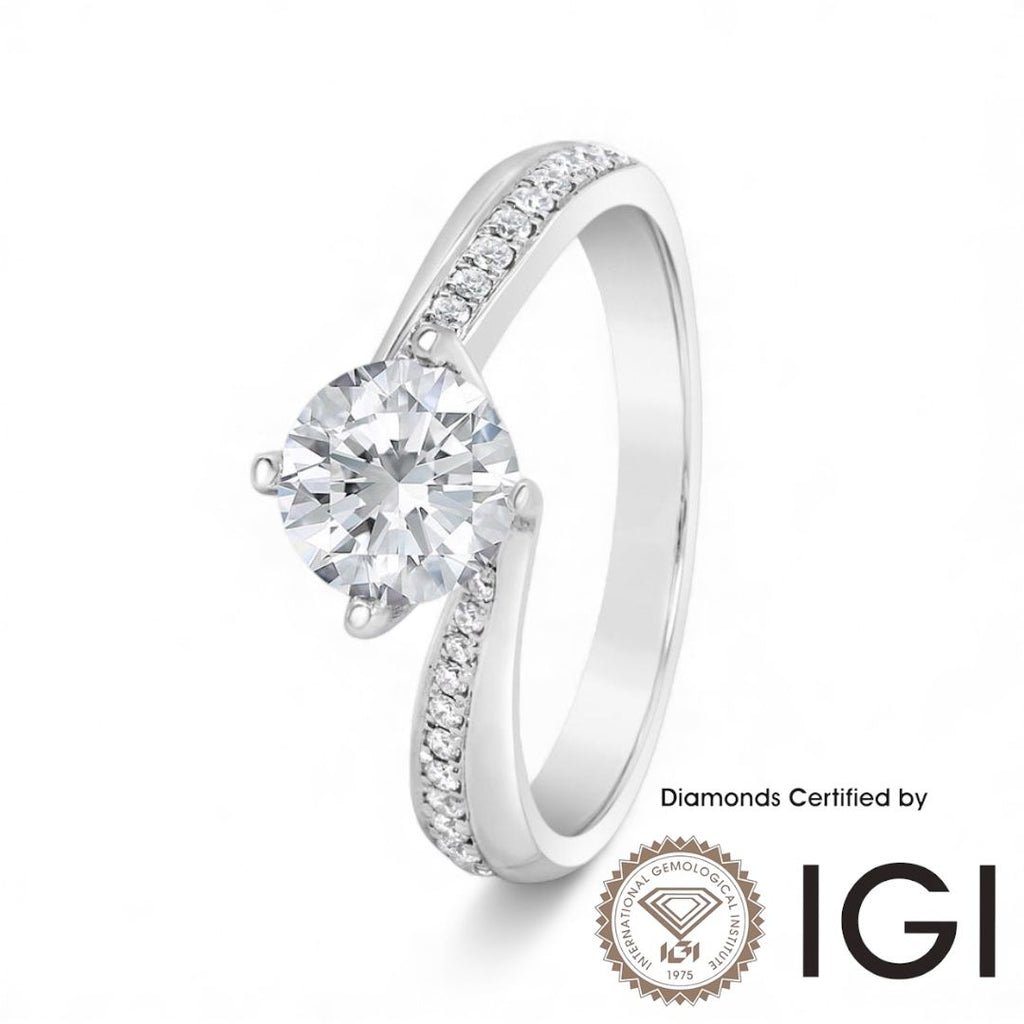 MadisonDia Signature Sidestone Lab Grown Diamond Ring 9K D VVS1 VVS2 3EX IGI Certified