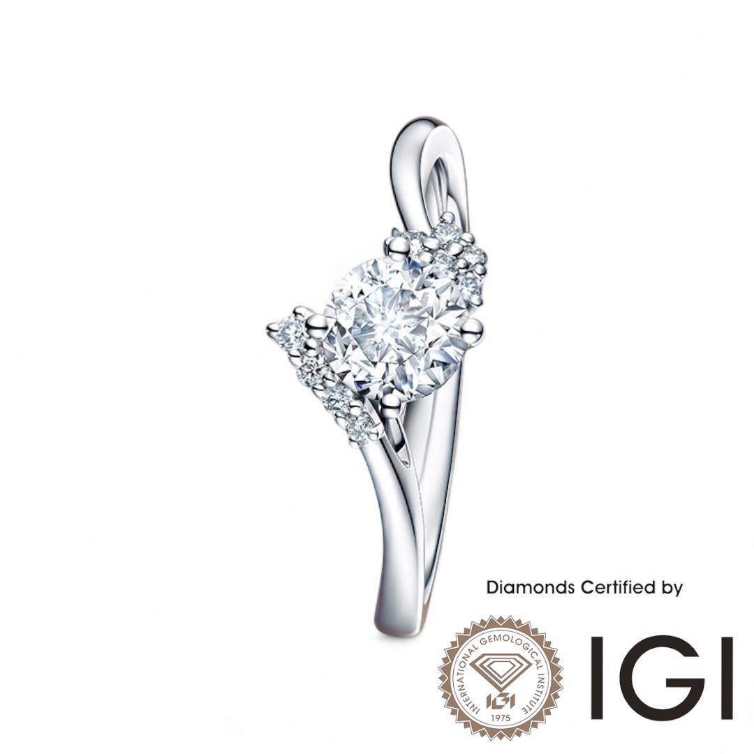 ASH030 Sidestone Lab Grown Diamond Ring D VVS1 VVS2 3EX IGI Certified - Madison Avenue Diamond