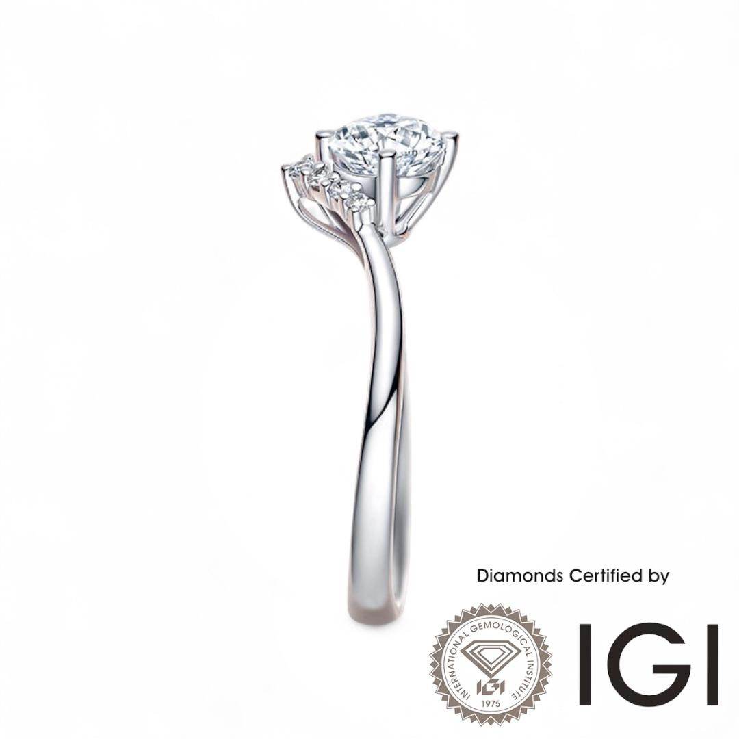 ASH030 Sidestone Lab Grown Diamond Ring D VVS1 VVS2 3EX IGI Certified - Madison Avenue Diamond